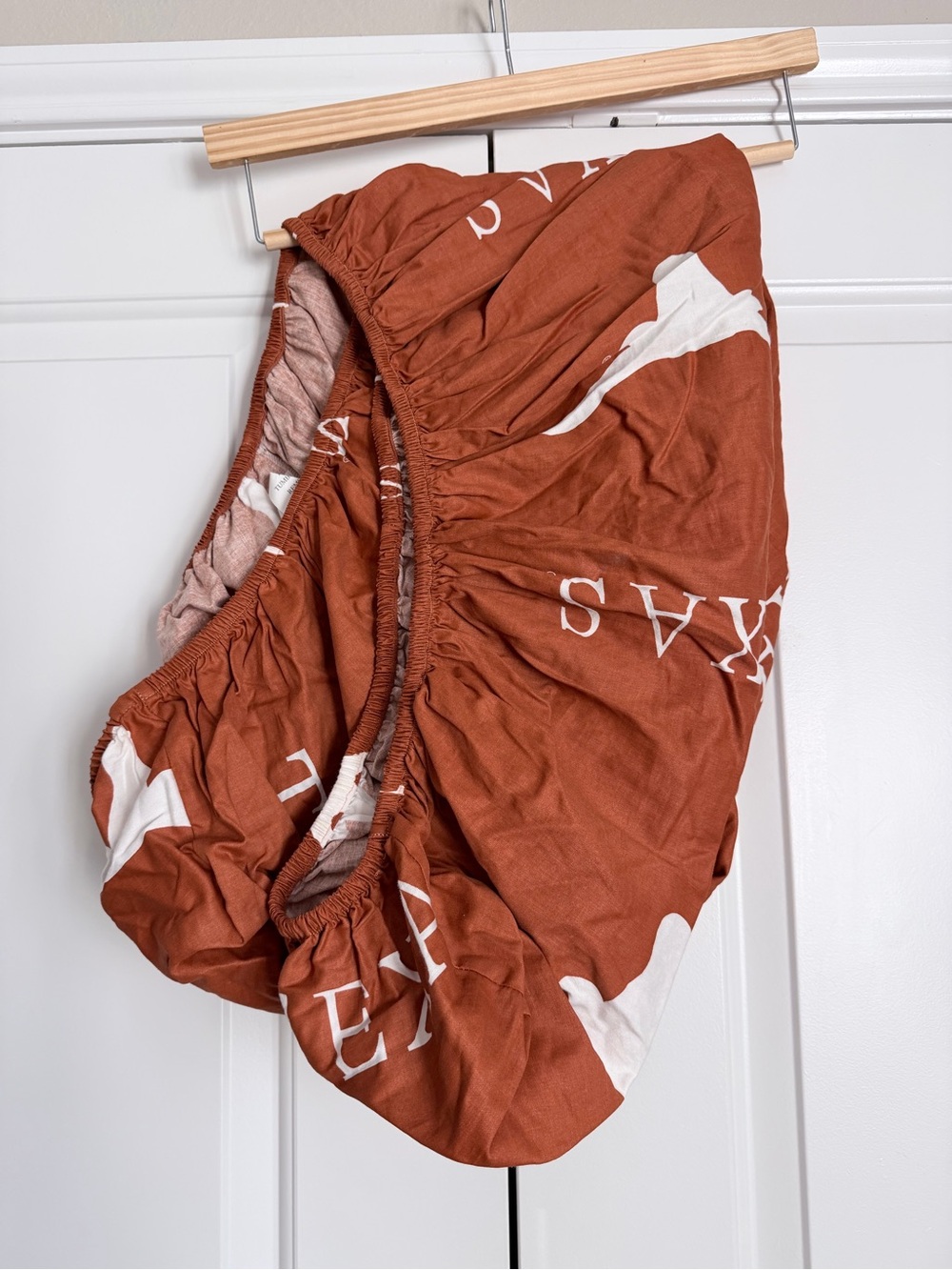 Texas Longhorns Quilted Comforter with Fitted Sheet - Crib/Toddler Bed - Picture 2 of 4